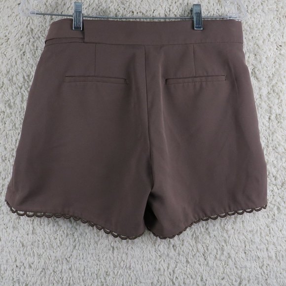 Banana Republic* Women's Pleated Side Zipper Closure Multipocketed Shorts~Size 2 - Picture 2 of 10